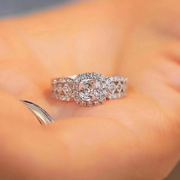925 Silveryy 1ct Moissanite Square Lace Ring, High-end Design, Suitable For Daily Wear, Engagement Wedding Party Banquet Party Birthday Anniversary Thanksgiving Christmas Valentine'S Day New Year And Other Jewelry Gifts With Gift Box About 3g - Image 2