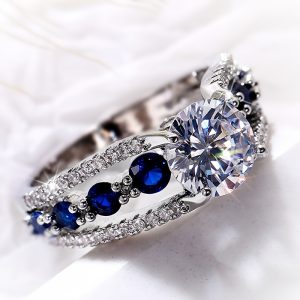 1PS S925 Silver Inlaid Center Stone 2 Carat Moissanite Side Stone Inlaid Zircon And Blue Fused Alumina Ring Unisex Daily Wear Party Banquet Gifts