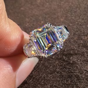 1pc S925 Silvery 8 Carat Moissanite Inlaid Men And Women Ring Party Gift