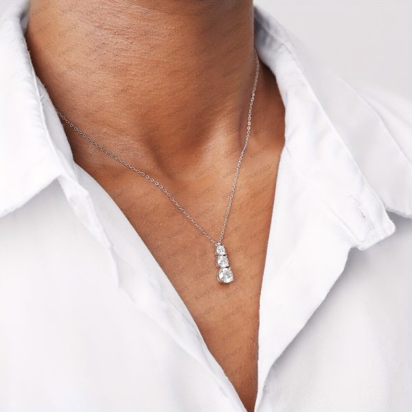 S925 Sterling Silver 1.8 Carat Moissanite Pendant Necklace Clavicle Chain Proposal Engagement Wedding Dinner Party Trendy Temperament Classic Simple Style Casual Elegant Design High-end Light Luxury Niche Sweet Fresh Girl Cute Gift For Daughter To Mom Dai - Image 5