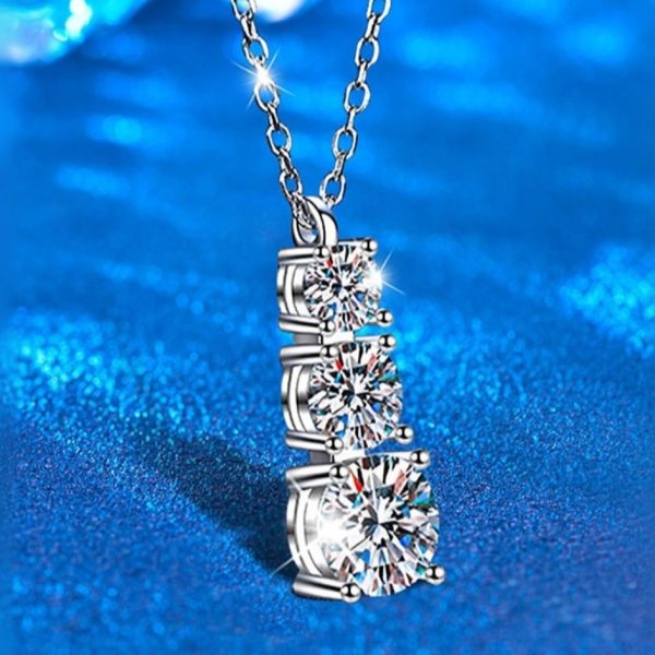 1pc Luxury 925 Sterling Silver Moissanite Pendant Necklace, 4.1ct 3-Stone D Color VVS1 Round Cut, Simple Elegant Jewelry for Women, Ideal for Daily Wear & Gift-Giving, Perfect for Christmas & Thanksgiving - Image 7
