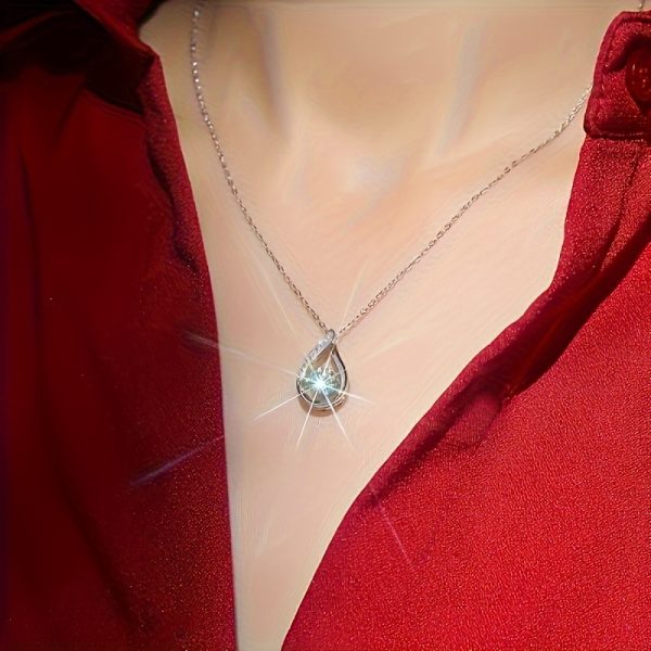 1 Piece Exquisite Water Drop Moissanite Pendant Necklace - 925 Sterling Silver, 1 Carat, Smart Style, Fashionable, Durable, Hypoallergenic, Perfect for Engagement, Wedding, Confession, Anniversary Gift for Friends, Lovers, Family - Image 3