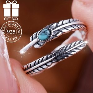 A Vintage 925 Sterling Silver Ring For Women With 2.5 Grams Of Blackened Turquoise.