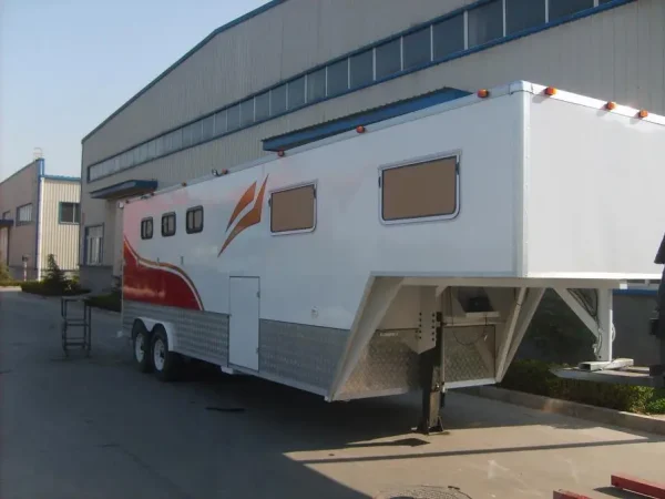 2023 4 Horses Gooseneck Float Trailer with Living Box Horse Loading Transportation Vehicle support Customization - Image 2