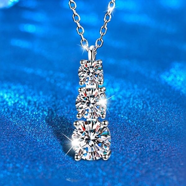 1pc Luxury 925 Sterling Silver Moissanite Pendant Necklace, 4.1ct 3-Stone D Color VVS1 Round Cut, Simple Elegant Jewelry for Women, Ideal for Daily Wear & Gift-Giving, Perfect for Christmas & Thanksgiving - Image 8