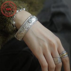 S925 Sterling Silvery Embossed Flower Wide-Face Bracelet - Niche Exquisite Style - Perfect for Everyday Wear And Parties - Perfect Gift for Mom And Girlfriend