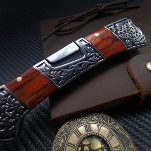 Classical Folding Pocket Knife With ClipCollection Engraved Bolsters Tactical Survival Knife Elegent EDC Knife For Men (red Wood)