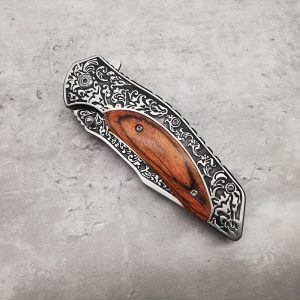 3.6'' Sharp Blade Pocket Knife, Classic EDC Knife With 3D Retro Embossed Pattern, Cool Folding Knife For Men, Outdoor Camping Hiking