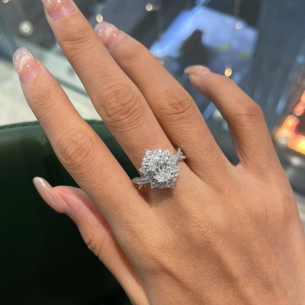 2ct Oval Moissanite Luxury Boho Style Engagement Ring - 1pc S925 Sterling Silver Plated, Hypoallergenic Cross Design - Exquisite Jewelry for Valentine's Day, 4.5g, with Elegant Gift Box - Image 5