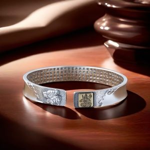 Foot Silvery S925 Bracelet Sterling Silvery Bracelet Men's Open Bracelet Can Be Freely Adjusted In Size to Give Boyfriend A Birthday Gift. Silvery Weighs 29 Grams/1.02 Ounces.